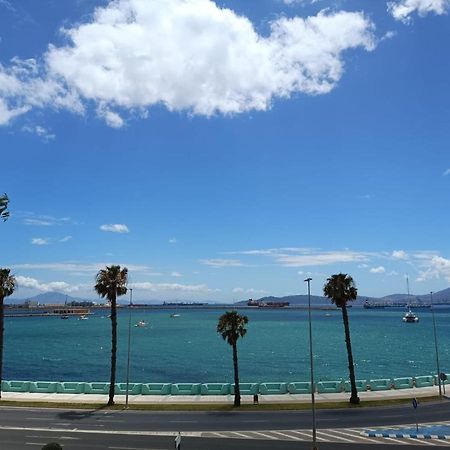 Vistas A 3 Paises Y 2 Continentes 1º Linea De Playa A 5 Minutos De Gibraltar Apartment ลาลิเนียเดลากอนเซ็ปซีออน ภายนอก รูปภาพ