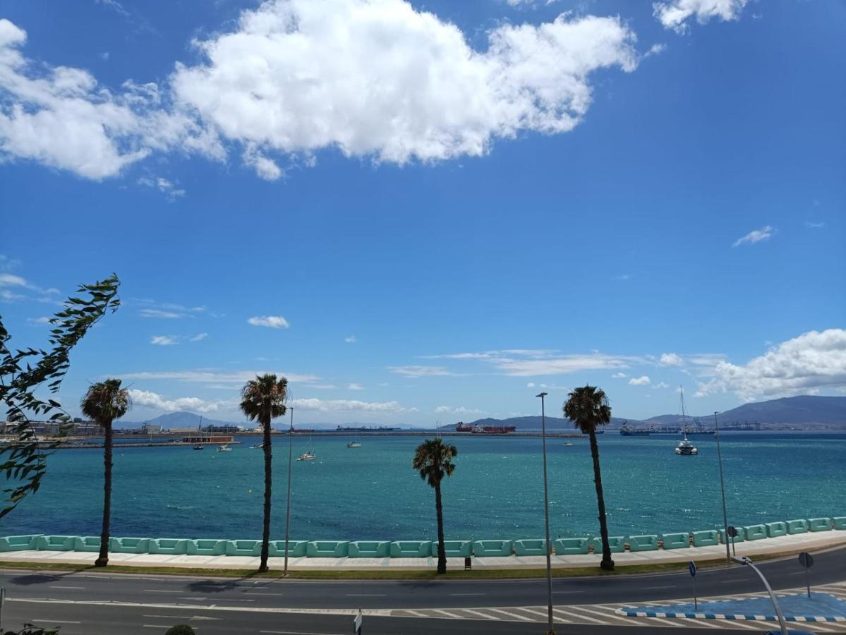 Vistas A 3 Paises Y 2 Continentes 1º Linea De Playa A 5 Minutos De Gibraltar Apartment ลาลิเนียเดลากอนเซ็ปซีออน ภายนอก รูปภาพ