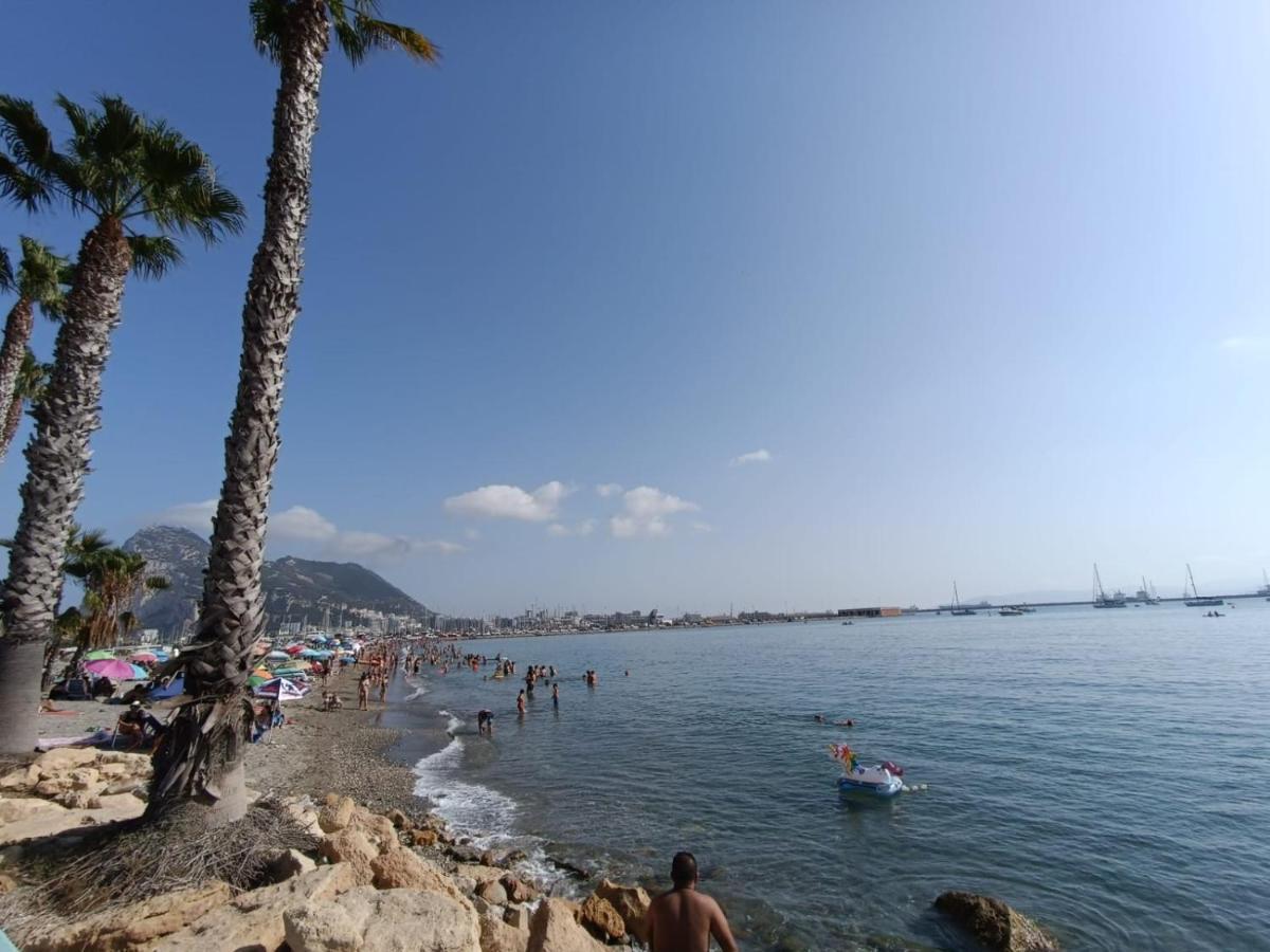 Vistas A 3 Paises Y 2 Continentes 1º Linea De Playa A 5 Minutos De Gibraltar Apartment ลาลิเนียเดลากอนเซ็ปซีออน ภายนอก รูปภาพ